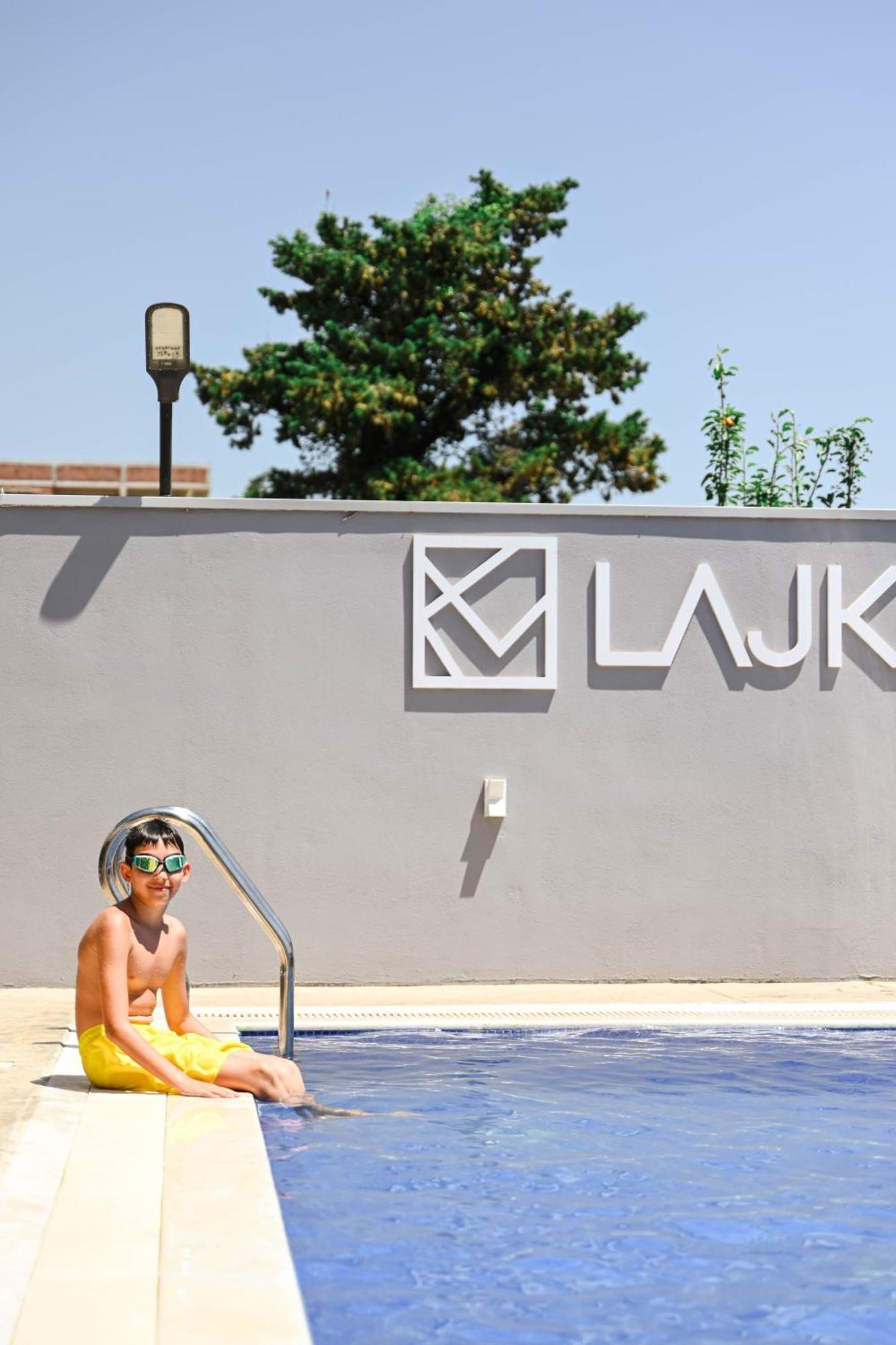 Hotel Lajka Luxury 乌尔齐尼 外观 照片