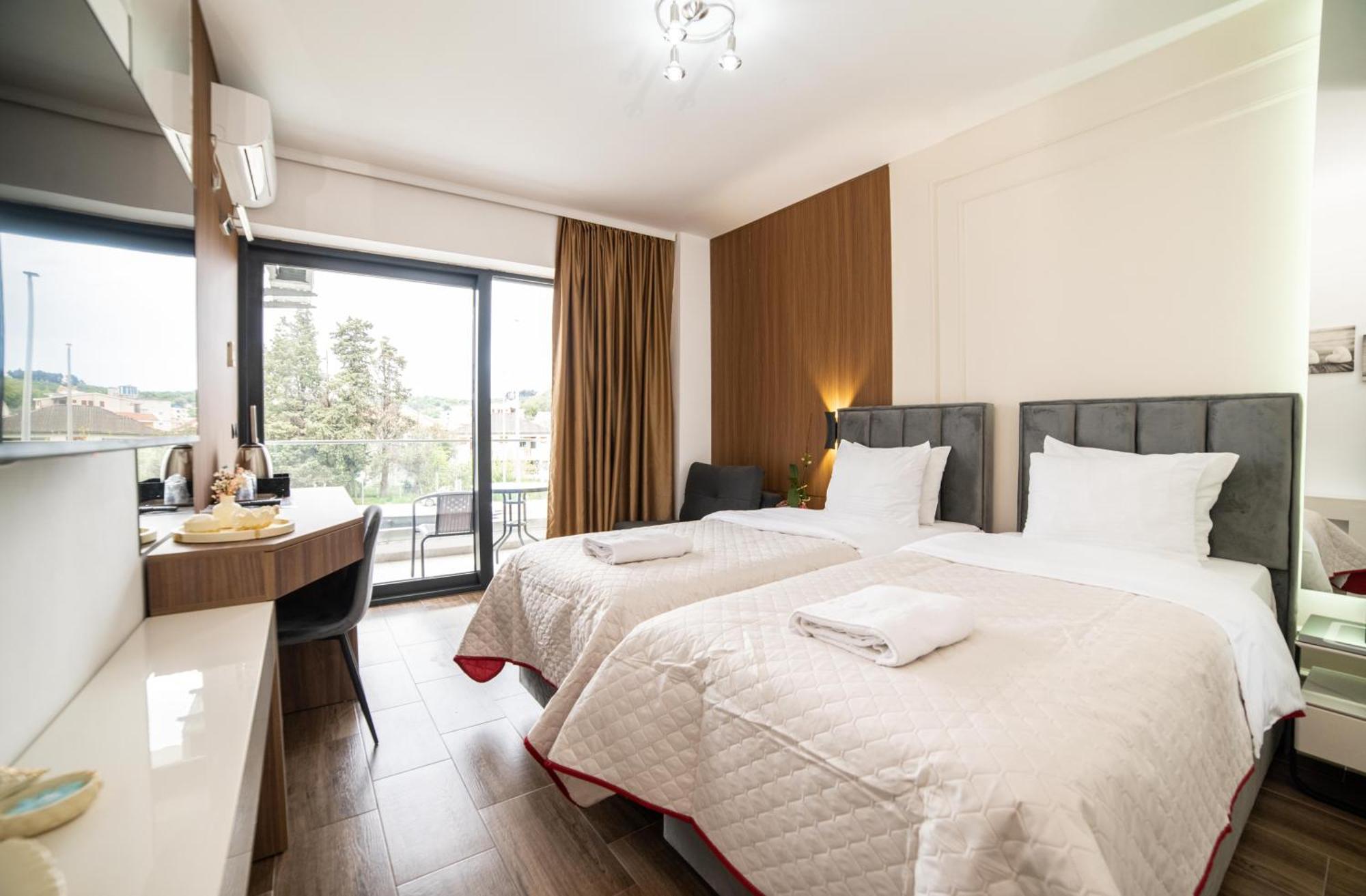 Hotel Lajka Luxury 乌尔齐尼 外观 照片
