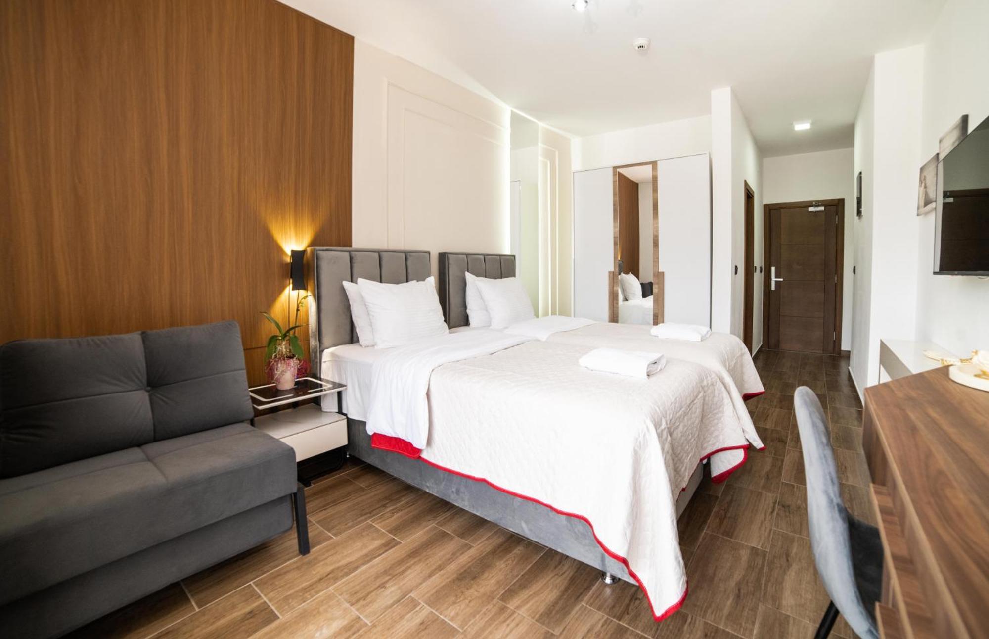 Hotel Lajka Luxury 乌尔齐尼 外观 照片