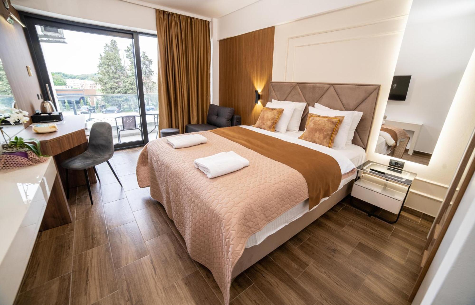 Hotel Lajka Luxury 乌尔齐尼 外观 照片