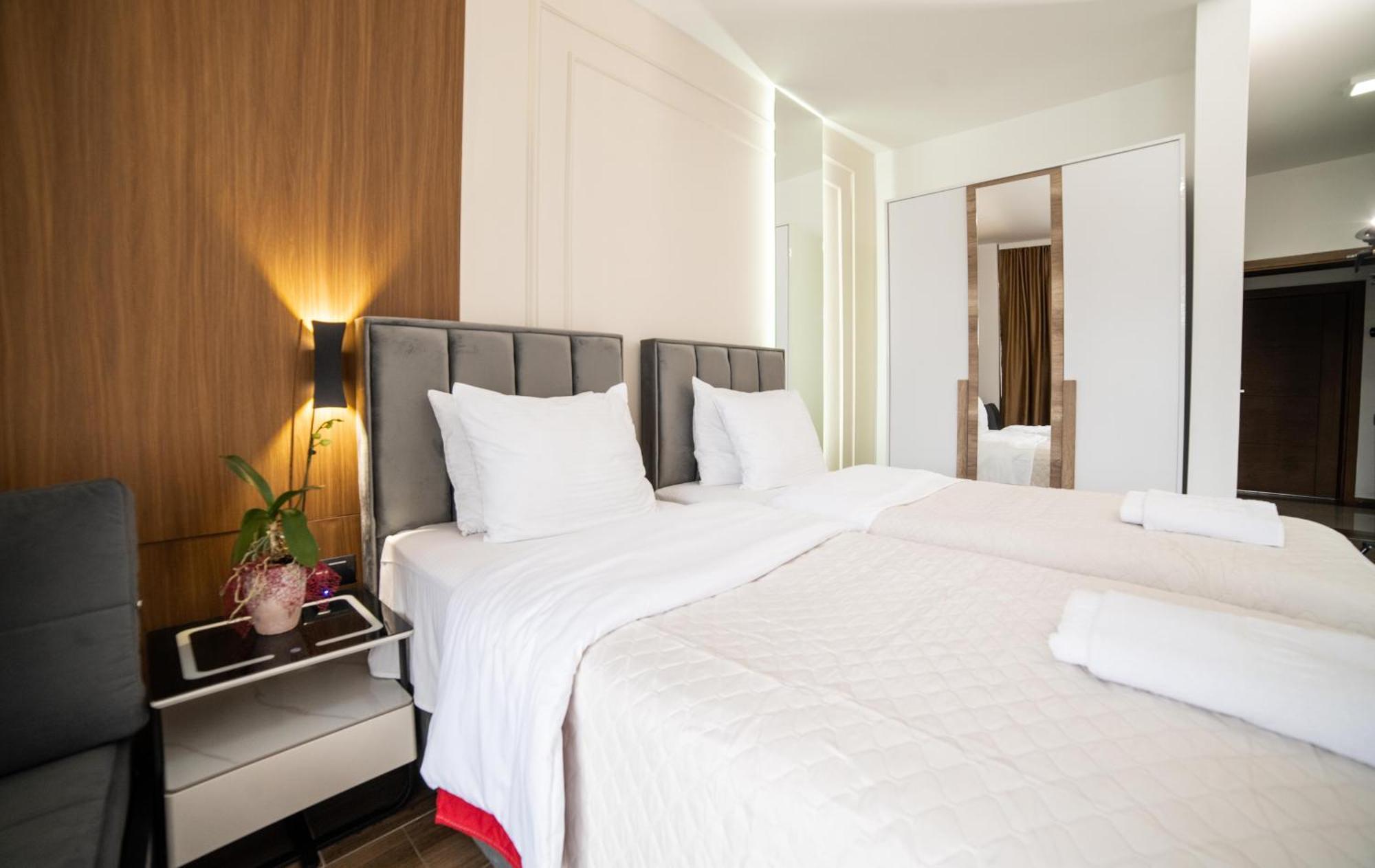 Hotel Lajka Luxury 乌尔齐尼 外观 照片
